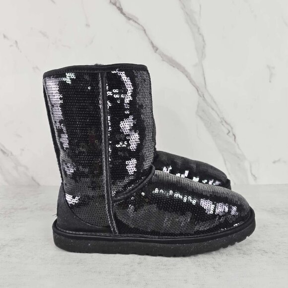 UGG Australia Classic Short Sequin Boots - 9 With Box - Picture 4 of 9